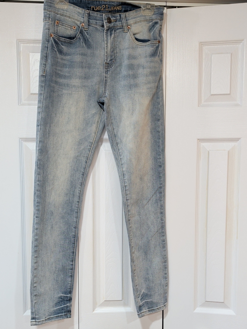 Rue21  Man's Light Denim Skinny Jeans - Faded Blue Size 30/30